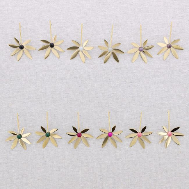 STEEL FLOWER STONES EARRINGS