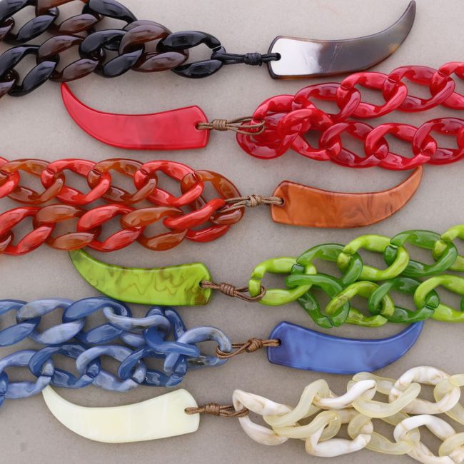 COLLAR ESLABONES COLGANTE CUERNO RESINA