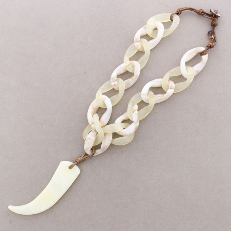 COLLAR ESLABONES COLGANTE CUERNO RESINA 2