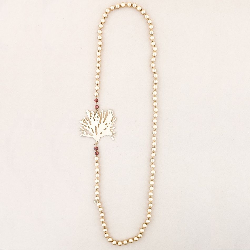 COLLAR LARGO PIEDRAS CORAL METAL
