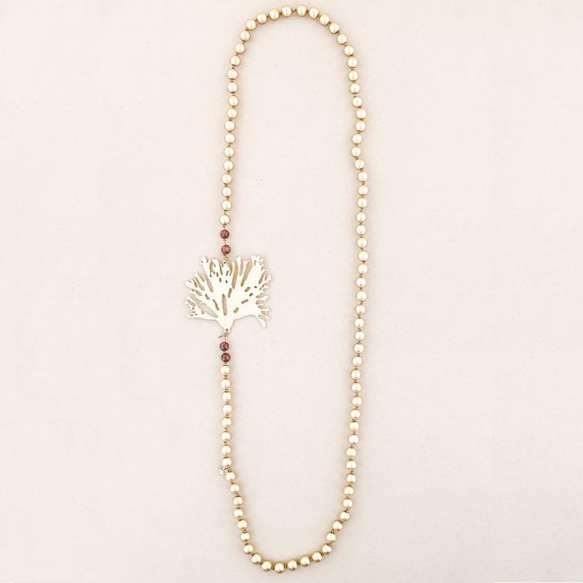 COLLAR LARGO PIEDRAS CORAL METAL
