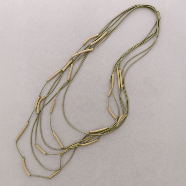 COLLAR LARGO MULTI TIRAS GOMA