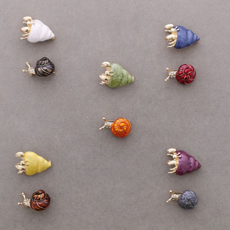 BROCHE SET CANGREJO CARACOLA ESMALTE METAL 2