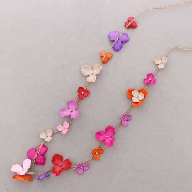 LONG RESIN FLOWER NECKLACE