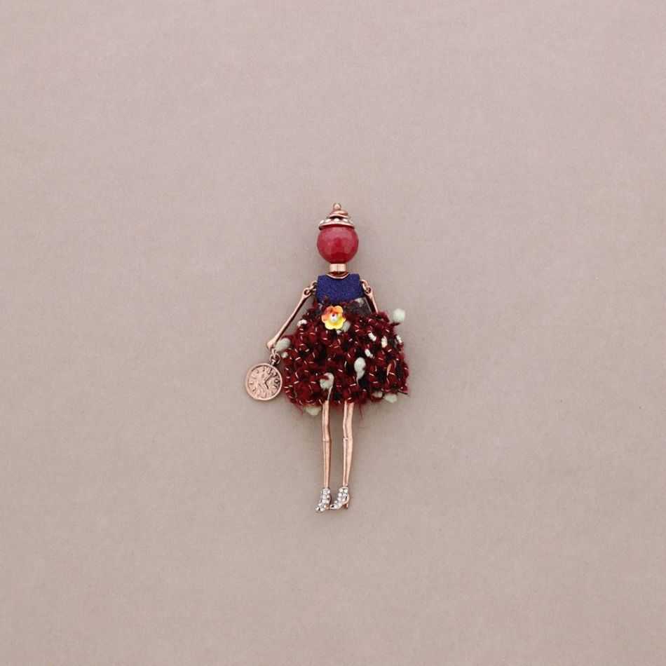 BROCHE COLGANTE MUÑECA