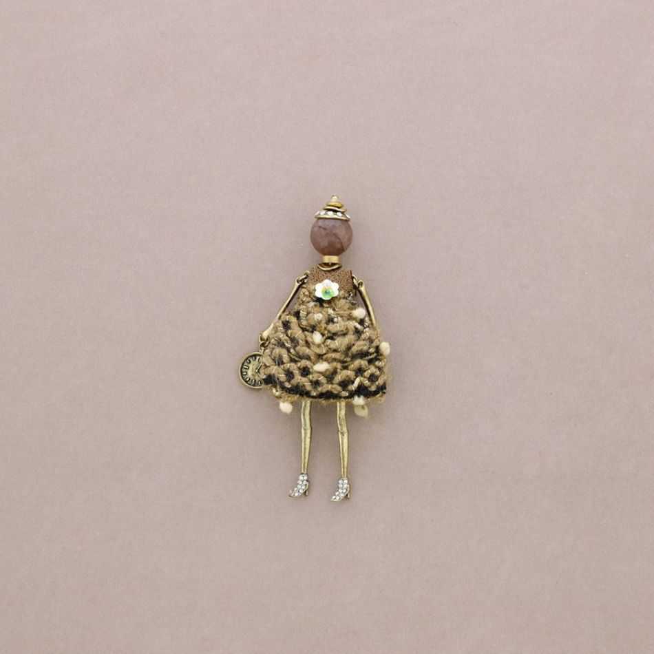 BROCHE COLGANTE MUÑECA