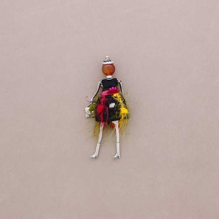 BROCHE MUÑECA