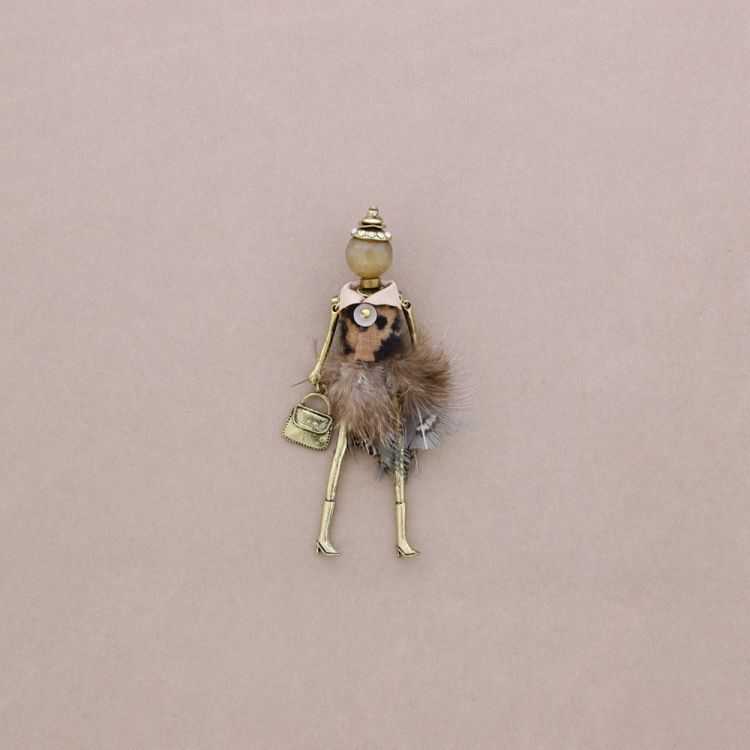BROCHE MUÑECA