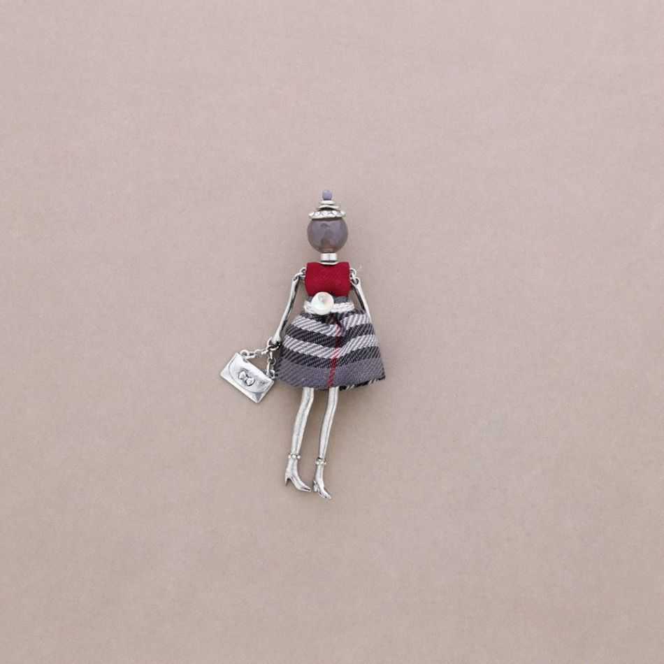 BROCHE COLGANTE MUÑECA