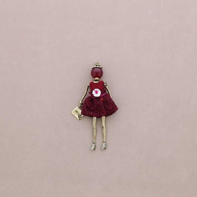 METAL DOLL BROOCH
