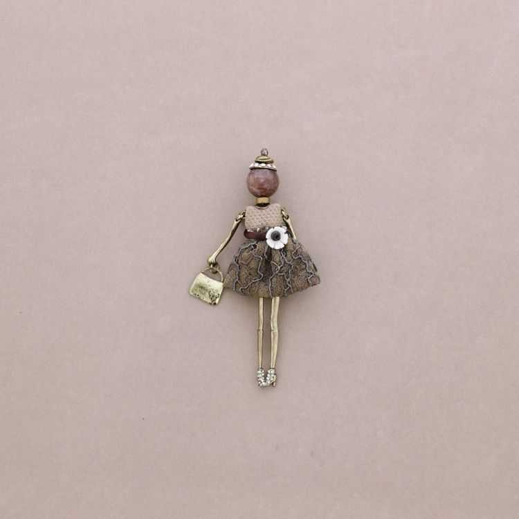 METAL DOLL BROOCH