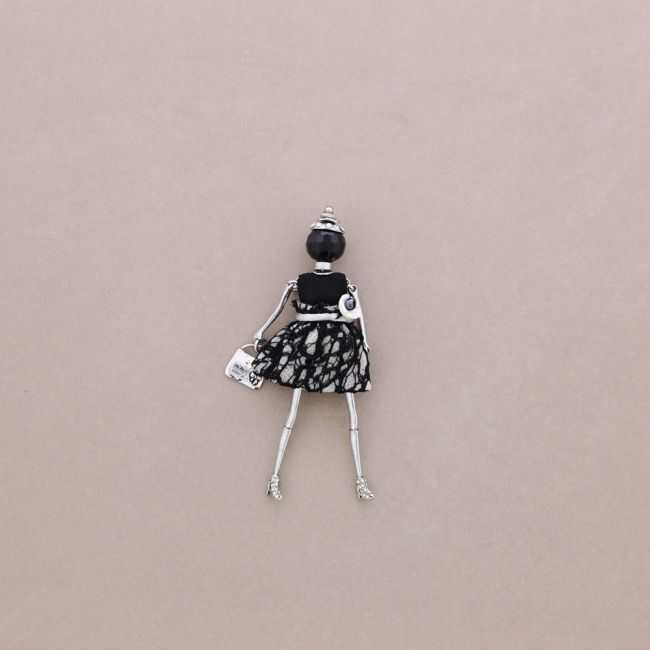 BROCHE METAL MUÑECA