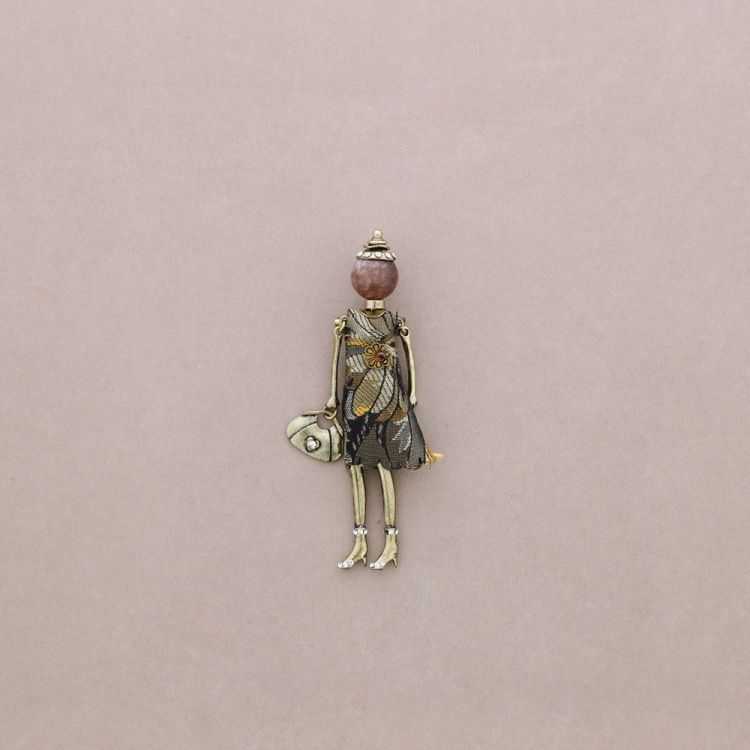 METAL DOLL BROOCH