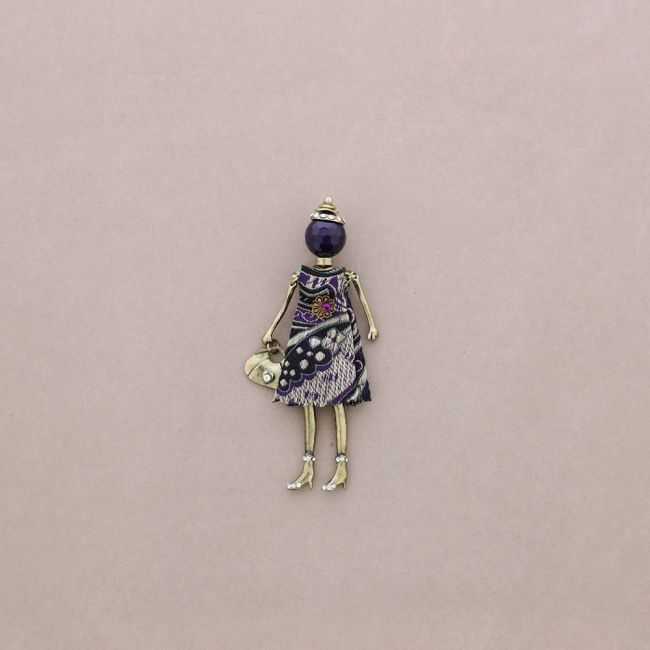METAL DOLL BROOCH