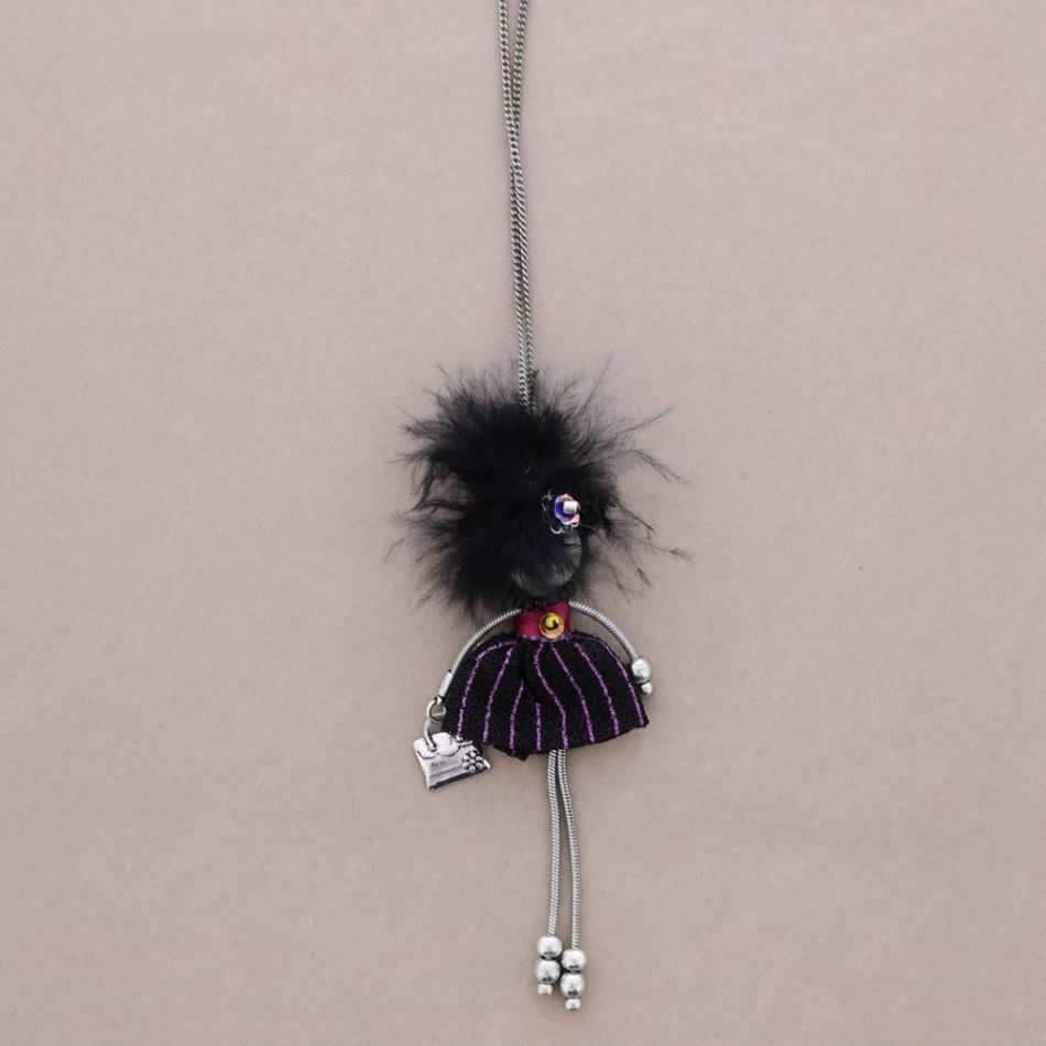LONG PENDANT NECKLACE LADY QUEEN DOLL