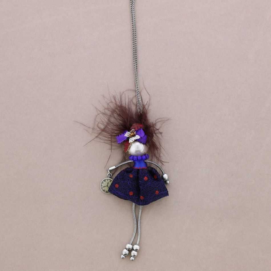 LONG PENDANT NECKLACE LADY QUEEN DOLL
