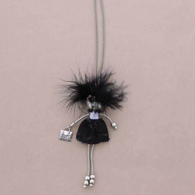 LONG PENDANT NECKLACE LADY QUEEN DOLL 2