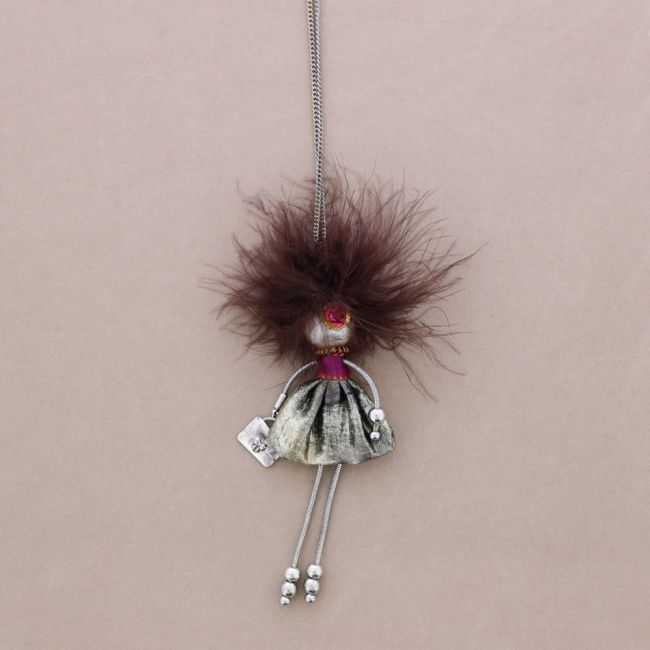LONG PENDANT NECKLACE LADY QUEEN DOLL
