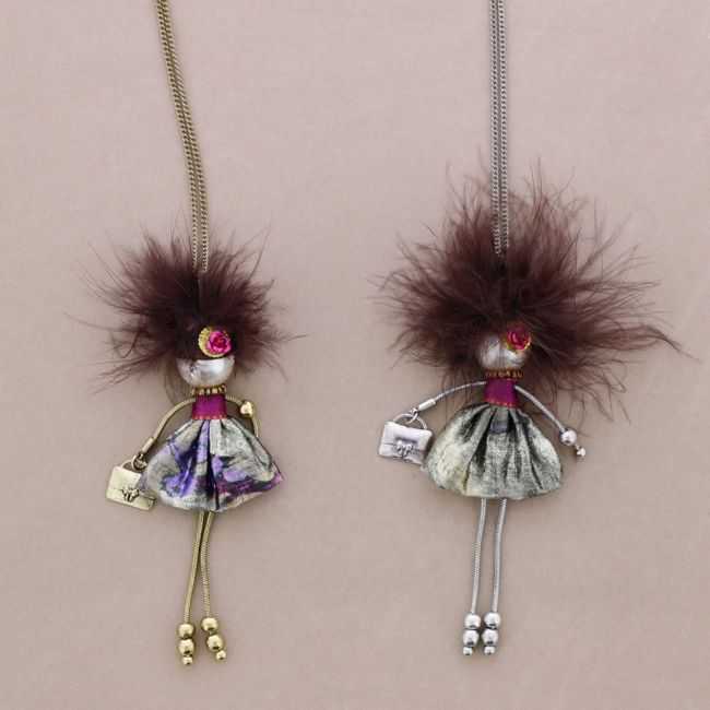 LONG PENDANT NECKLACE LADY QUEEN DOLL