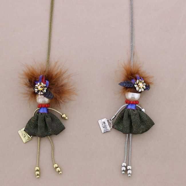 LONG PENDANT NECKLACE LADY QUEEN DOLL