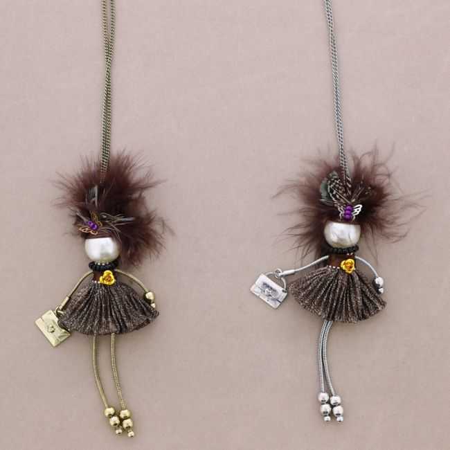 LONG NECKLACE LADY QUEEN DOLL PENDANT