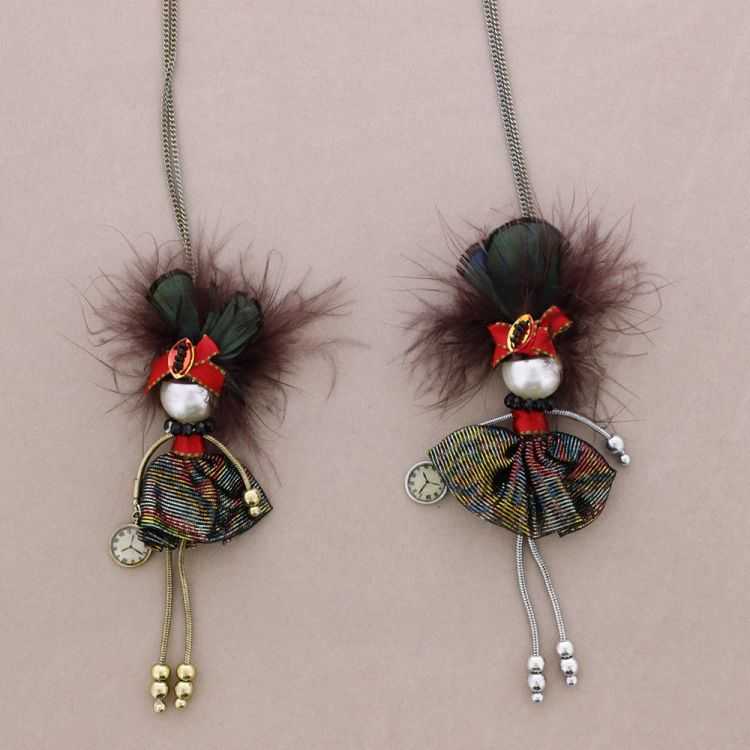 LONG PENDANT NECKLACE LADY QUEEN DOLL 2