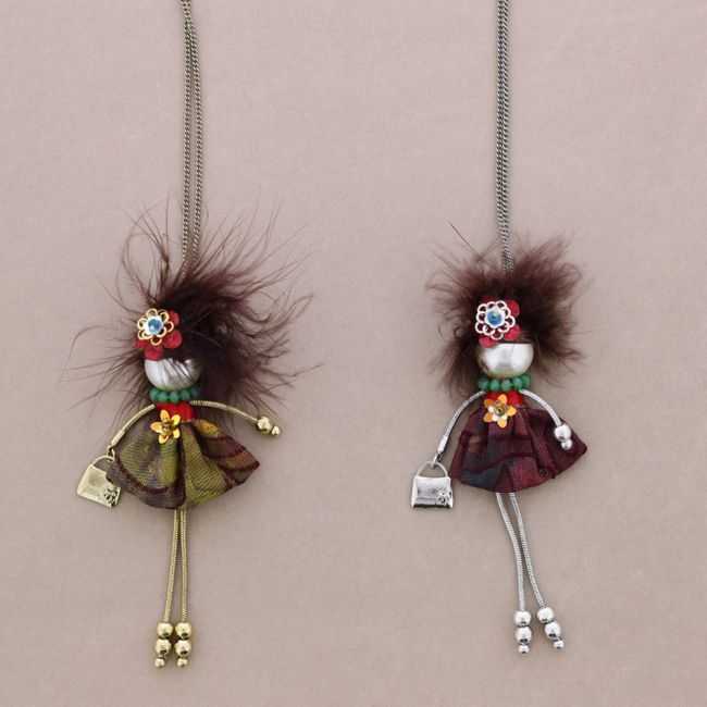 LONG PENDANT NECKLACE LADY QUEEN DOLL