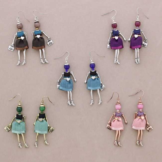 PENDIENTES COLGANTE MUÑECA