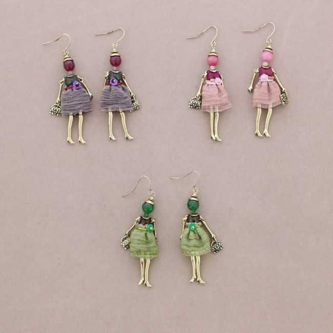 PENDIENTES COLGANTE MUNECA