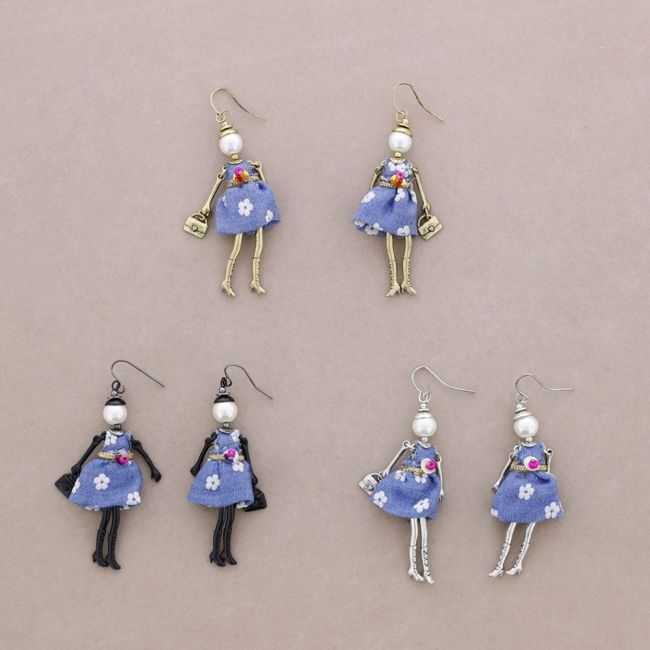 DOLL PENDANT EARRINGS