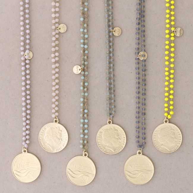 LONG NECKLACE WITH FACETED CRYSTALS AND METAL COIN PENDANT