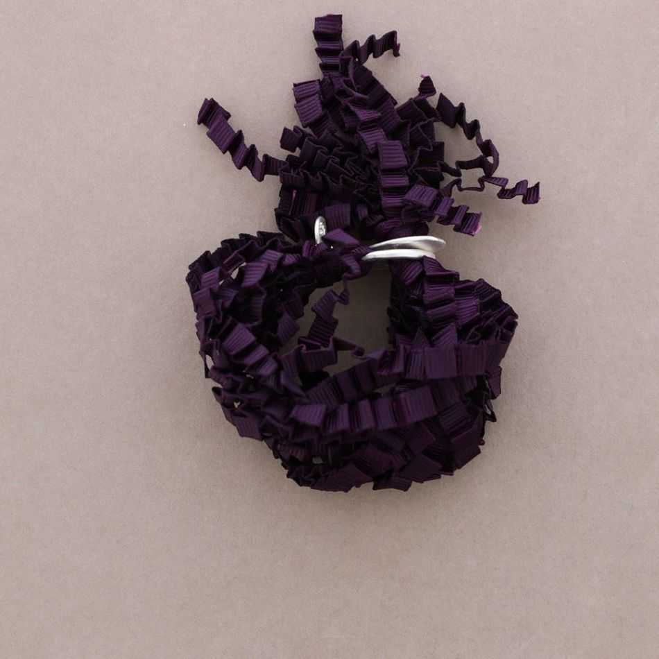 CURLY SATIN RIBBON BRACELET