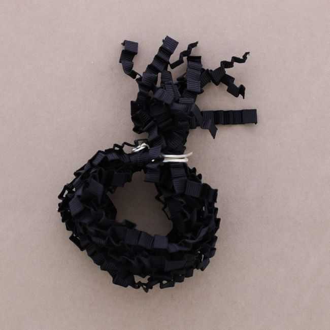 CURLY SATIN RIBBON BRACELET