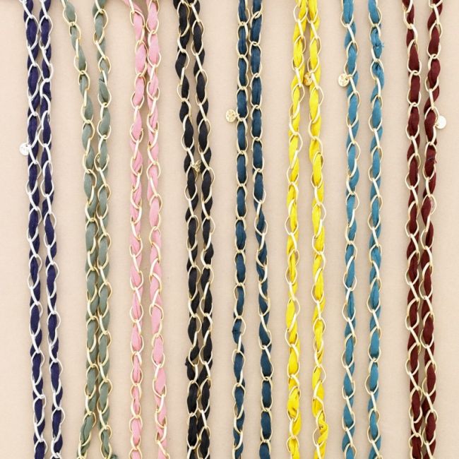 LONG NECKLACE WITH INTERTWINED FABRIC LINKS