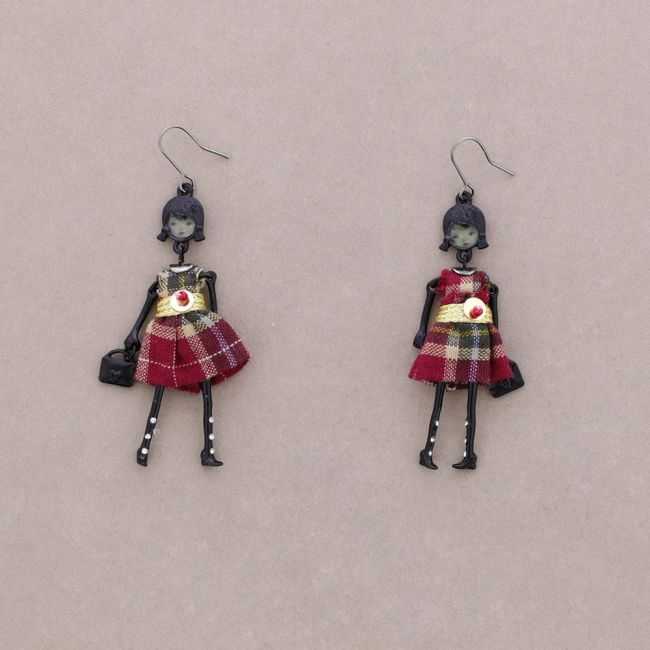 PENDANT EARRINGS DOLL