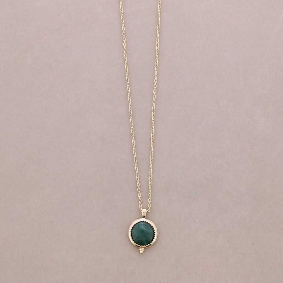 LONG NECKLACE WITH METAL RESIN PENDANT