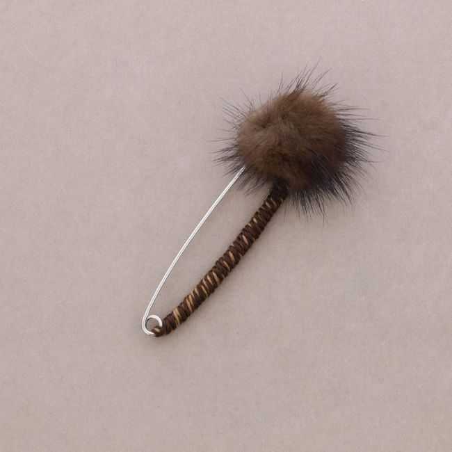 POM POM BROOCH