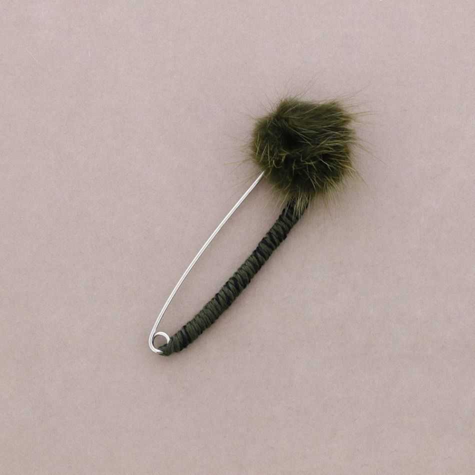 POM POM BROOCH
