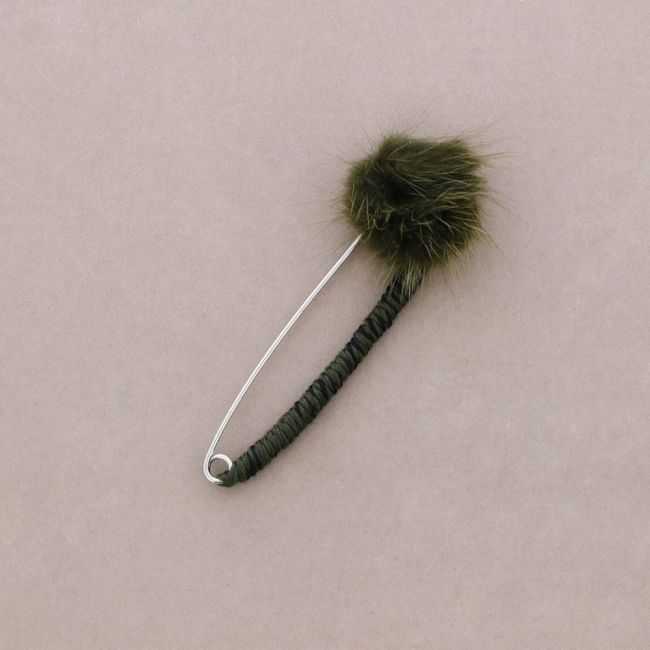 POM POM BROOCH