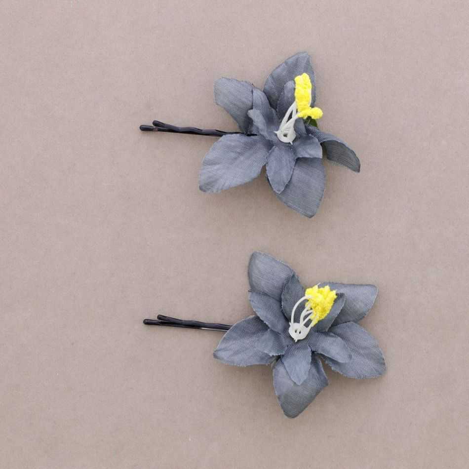 PAIR OF FLOWER HAIR CLIPS