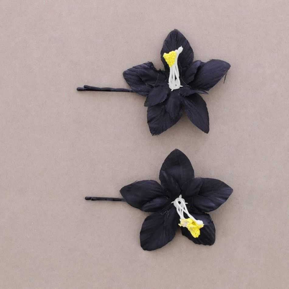 PAIR OF FLOWER HAIR CLIPS