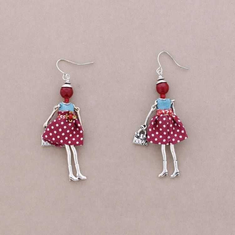 PENDIENTES COLGANTE MUNECA 2