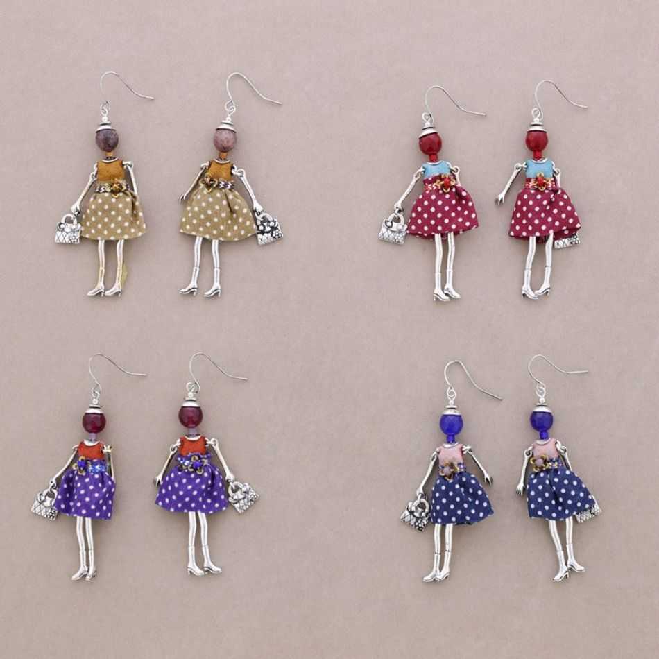PENDIENTES COLGANTE MUNECA