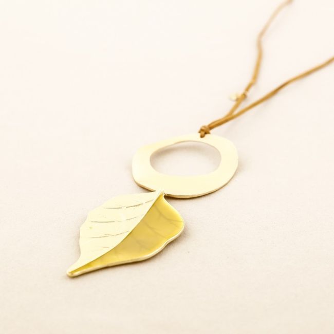 ENAMEL LEAF PENDANT LONG NECKLACE