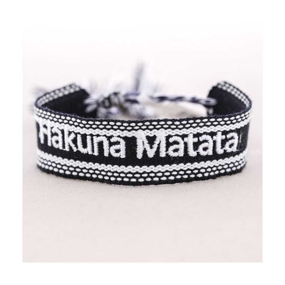 HAKUNA MATATA FRINGED MACRAMÉ BRACELET