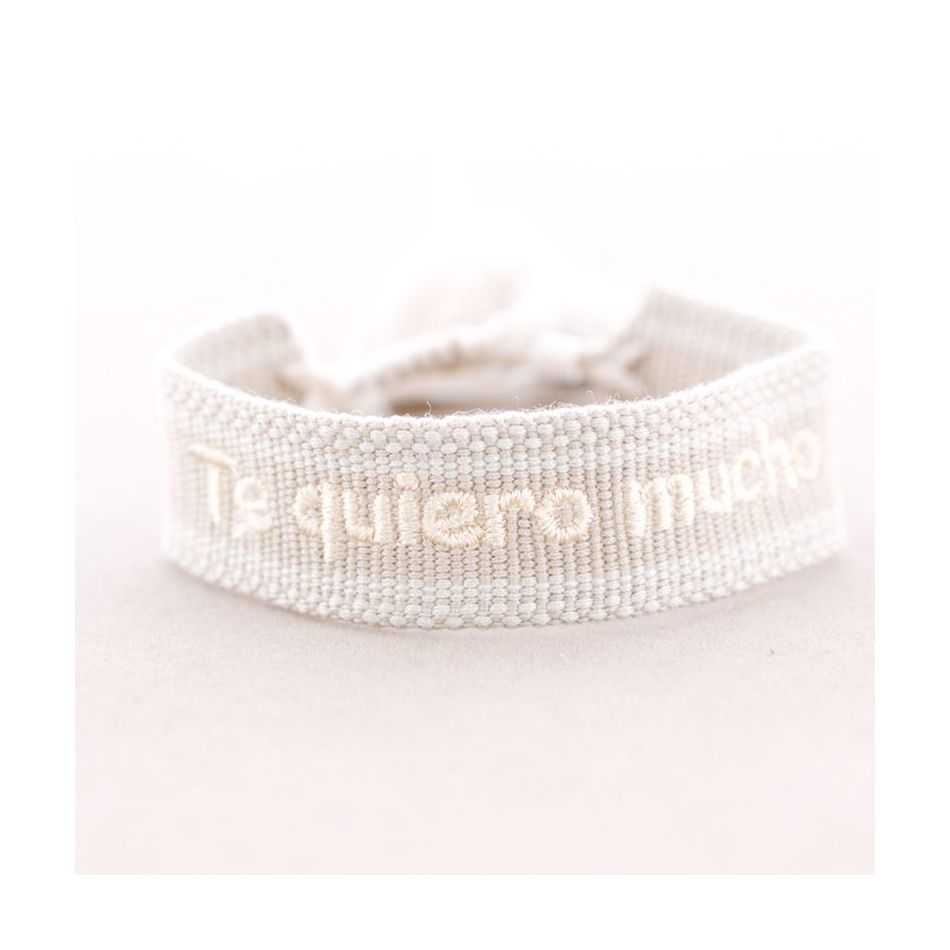 PULSERA  MACRAMÉ TE QUIERO MUCHO FLECOS
