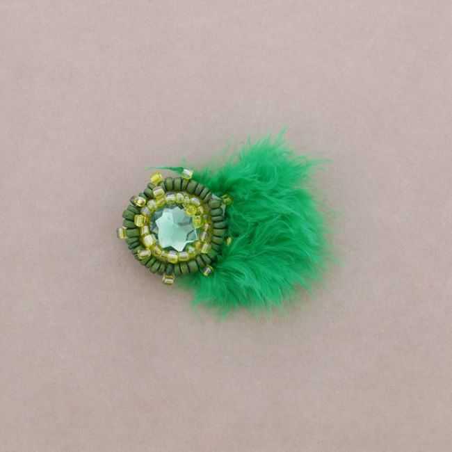 FEATHER BROOCH WITH CRYSTAL AND BEADS