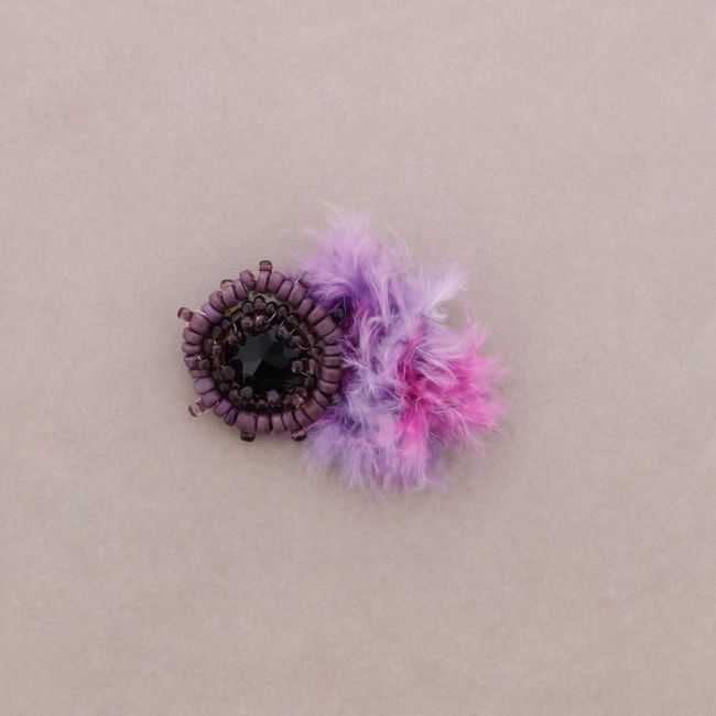 FEATHER BROOCH WITH CRYSTAL AND BEADS