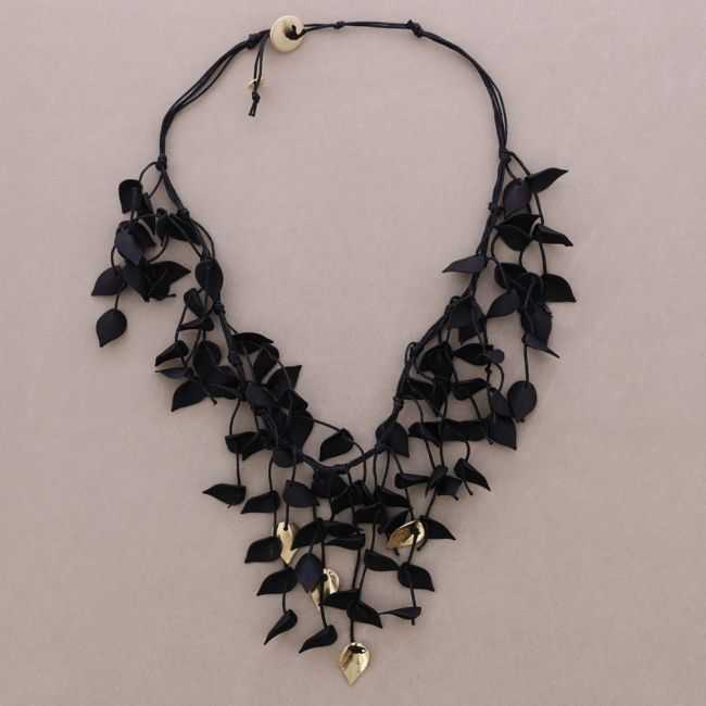 LONG NECKLACE WITH RESIN LEAF PENDANTS