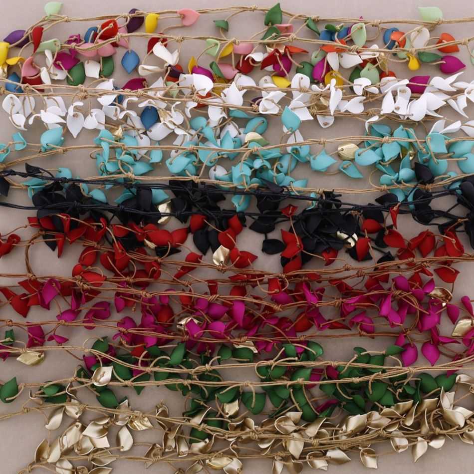 COLLAR LARGO COLGANTES HOJAS RESINA
